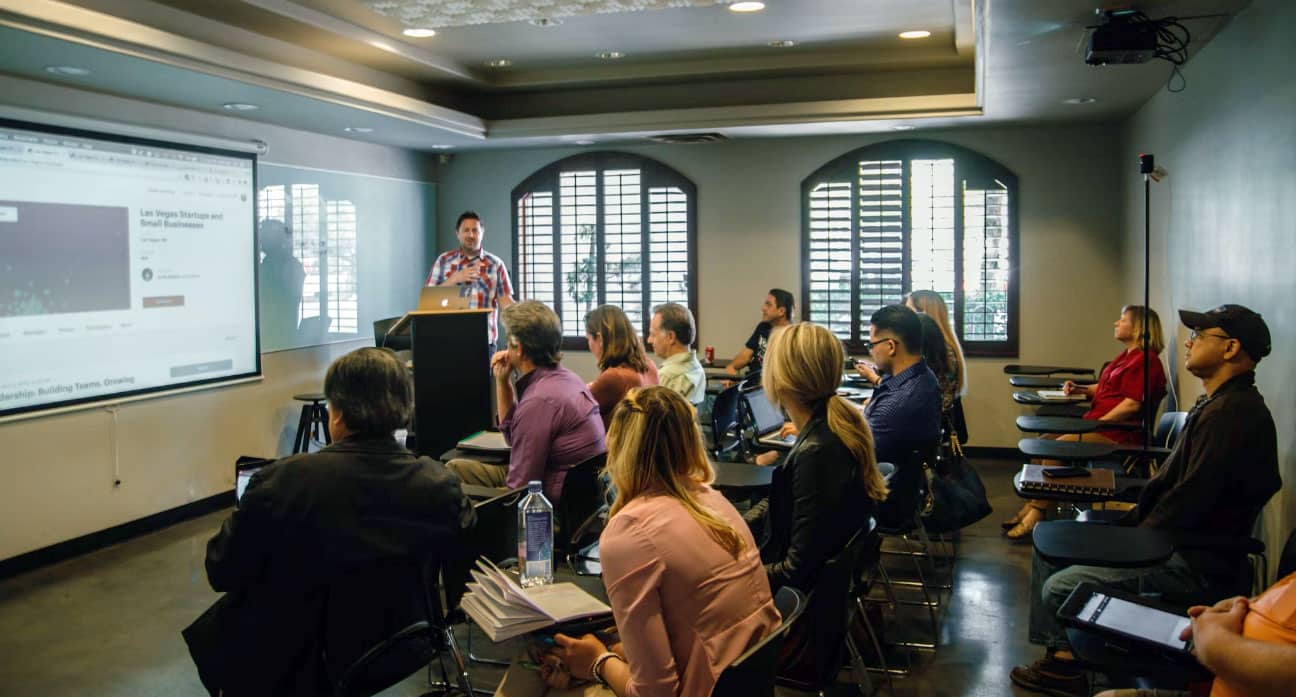 Digital wellbeing education workshop — HDI training session